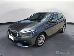Mineral grey metallizzato Usata 2020 BMW 118 Advantage Due volumi | 20.160 € (Buon prezzo)