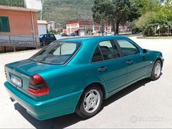 Verde Usata 1999 Mercedes 190 Tre volumi | 5500 €