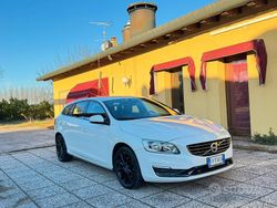 Bianco Usata 2018 Volvo V60 R-Design Station wagon | 6900 € (Buon prezzo)
