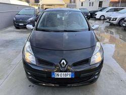 Nero Usata 2008 Renault Clio II Dynamique Tre volumi | 3499 € (Buon prezzo)