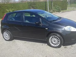Usata 2009 Fiat Grande Punto Due volumi | 2500 € (Buon prezzo)