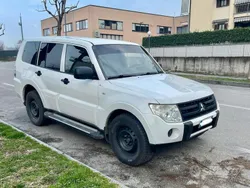 Usata 2010 Mitsubishi Pajero Intense SUV | 17.500 € (Buon prezzo)