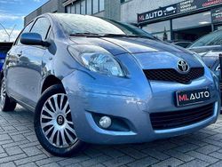 Grigio Usata 2011 Toyota Yaris Sol Tre volumi | 2900 € (Ottimo prezzo)