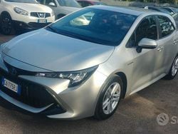 Grigio Usata 2020 Toyota Corolla Business Edition Tre volumi | 19.990 € (Buon prezzo)