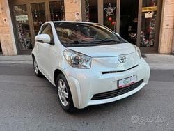 Bianco Usata 2010 Toyota iQ Sol Due volumi | 6900 € (Buon prezzo)
