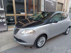 Grigio Usata 2014 Lancia Ypsilon Gold Due volumi | 6490 € (Buon prezzo)