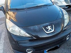 Usata 2007 Peugeot 207 Tre volumi | 1200 € (Ottimo prezzo)