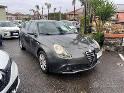 Grigio Usata 2011 Alfa Romeo Giulietta Distinctive Tre volumi | 3250 € (Buon prezzo)