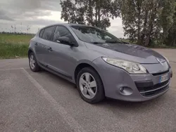 Usata 2010 Renault Mégane III Dynamique Tre volumi | 4150 € (Buon prezzo)