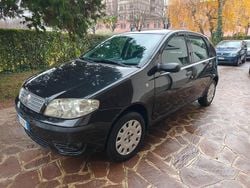 Nero Usata 2009 Fiat Punto Tre volumi | 2700 € (Buon prezzo)