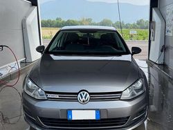 Grigio Usata 2015 VW Golf Comfortline Tre volumi | 9500 € (Buon prezzo)