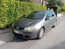 Usata 2004 VW Golf V Tre volumi | 2000 € (Ottimo prezzo)
