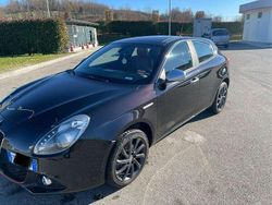 Nero Usata 2016 Alfa Romeo Giulietta Super Tre volumi | 5500 € (Buon prezzo)