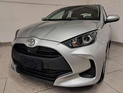 Argento Usata 2025 Toyota Yaris Hybrid Active Tre volumi | 19.500 € (Super prezzo)