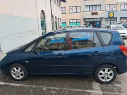 Usata 2002 Toyota Corolla Tre volumi | 2500 €