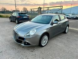 Grigio Usata 2012 Alfa Romeo Giulietta Exclusive Tre volumi | 7499 € (Buon prezzo)