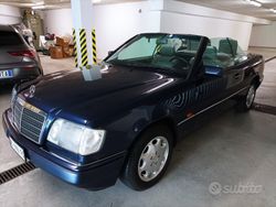Blu Usata 1994 Mercedes E200 Cabrio | 18.500 €