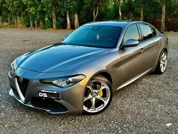 Grigio Usata 2020 Alfa Romeo Giulia Super Tre volumi | 21.500 € (Buon prezzo)