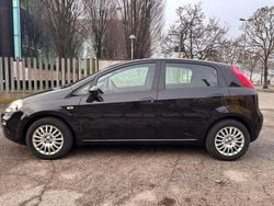 Nero Usata 2017 Fiat Punto Young Tre volumi | 7300 € (Cara)