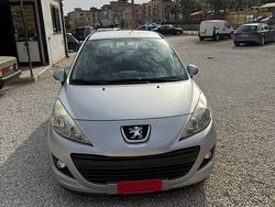 Grigio Usata 2010 Peugeot 207 Tre volumi | 2999 € (Buon prezzo)