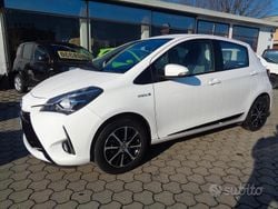 Bianco Usata 2018 Toyota Yaris Hybrid Cool Due volumi | 10.900 € (Buon prezzo)