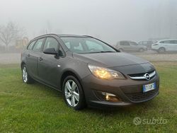 Grigio Usata 2014 Opel Astra Station wagon | 3300 € (Buon prezzo)