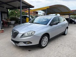 Argento Usata 2009 Lancia Delta Tre volumi | 4599 € (Molto cara)