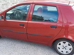 Rosso Usata 2006 Fiat Punto Due volumi | 1500 € (Buon prezzo)
