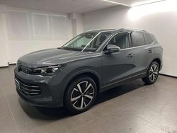 Grigio Usata 2024 VW Tiguan Elegance SUV | 39.800 € (Cara)