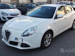 Bianco Usata 2013 Alfa Romeo Giulietta Tre volumi | 6100 € (Buon prezzo)