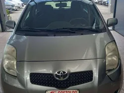 Grigio Usata 2009 Toyota Yaris Due volumi | 2690 € (Ottimo prezzo)