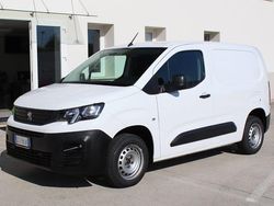 Bianco pastello Usata 2021 Peugeot Partner Premium Monovolume | 12.200 € (Buon prezzo)