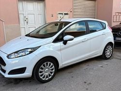 Bianco Usata 2017 Ford Fiesta Tre volumi | 9500 € (Buon prezzo)