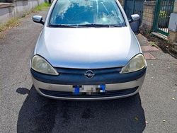 Usata 2002 Opel Corsa Comfort Tre volumi | 500 € (Super prezzo)