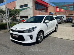 Bianco Usata 2019 Kia Rio Tre volumi | 12.500 € (Buon prezzo)