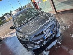 Grigio Usata 2014 Hyundai i30 Comfort Tre volumi | 10.500 € (Molto cara)