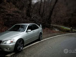 Usata 2003 Lexus IS200 Tre volumi | 11.000 €