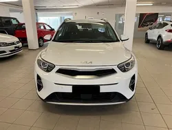Bianco Usata 2022 Kia Stonic Style SUV | 14.900 € (Buon prezzo)