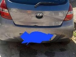 Grigio Usata 2010 Hyundai i20 Premium Due volumi | 2500 € (Molto cara)