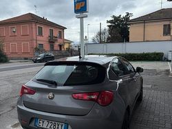 Grigio Usata 2015 Alfa Romeo Giulietta Tre volumi | 8000 € (Buon prezzo)