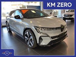 Grigio chiaro Nuova 2025 Renault Megane E-Tech Techno | 30.700 €