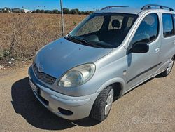 Grigio Usata 2003 Toyota Yaris Station wagon | 2900 € (Buon prezzo)