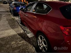 Rosso Usata 2013 Alfa Romeo Giulietta Due volumi | 6000 € (Ottimo prezzo)