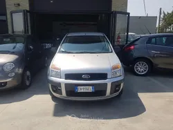 Grigio Usata 2012 Ford Fusion Tre volumi | 3199 € (Buon prezzo)