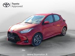 Rosso Usata 2022 Toyota Yaris Hybrid Trend Due volumi | 17.600 € (Buon prezzo)