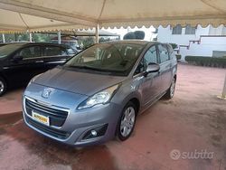 Grigio Usata 2016 Peugeot 5008 Business-Line Monovolume | 8500 € (Buon prezzo)