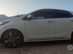 Bianco Usata 2017 Kia Picanto GT-Line Due volumi | 10.000 € (Buon prezzo)