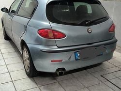 Grigio Usata 2002 Alfa Romeo 147 Due volumi | 950 € (Buon prezzo)