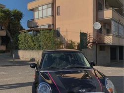 Nero Usata 2012 Mini ONE Due volumi | 8000 € (Molto cara)