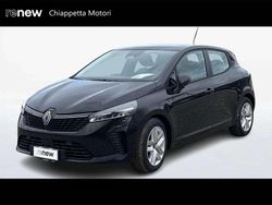 Nero etoile Nuova 2025 Renault Clio V Evolution Tre volumi | 18.500 € (Buon prezzo)